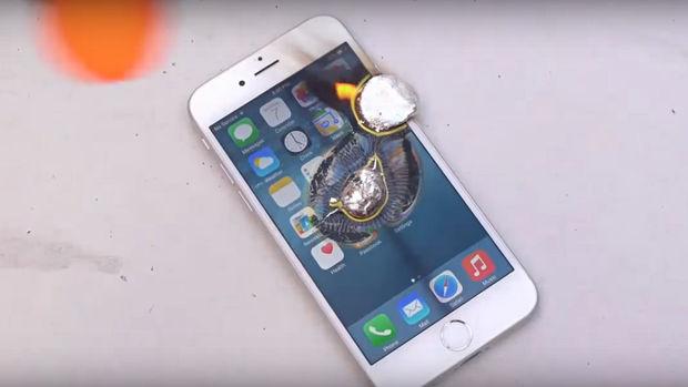 Vidéo - Il détruit un iPhone 6 en versant dessus de l'aluminium fondu