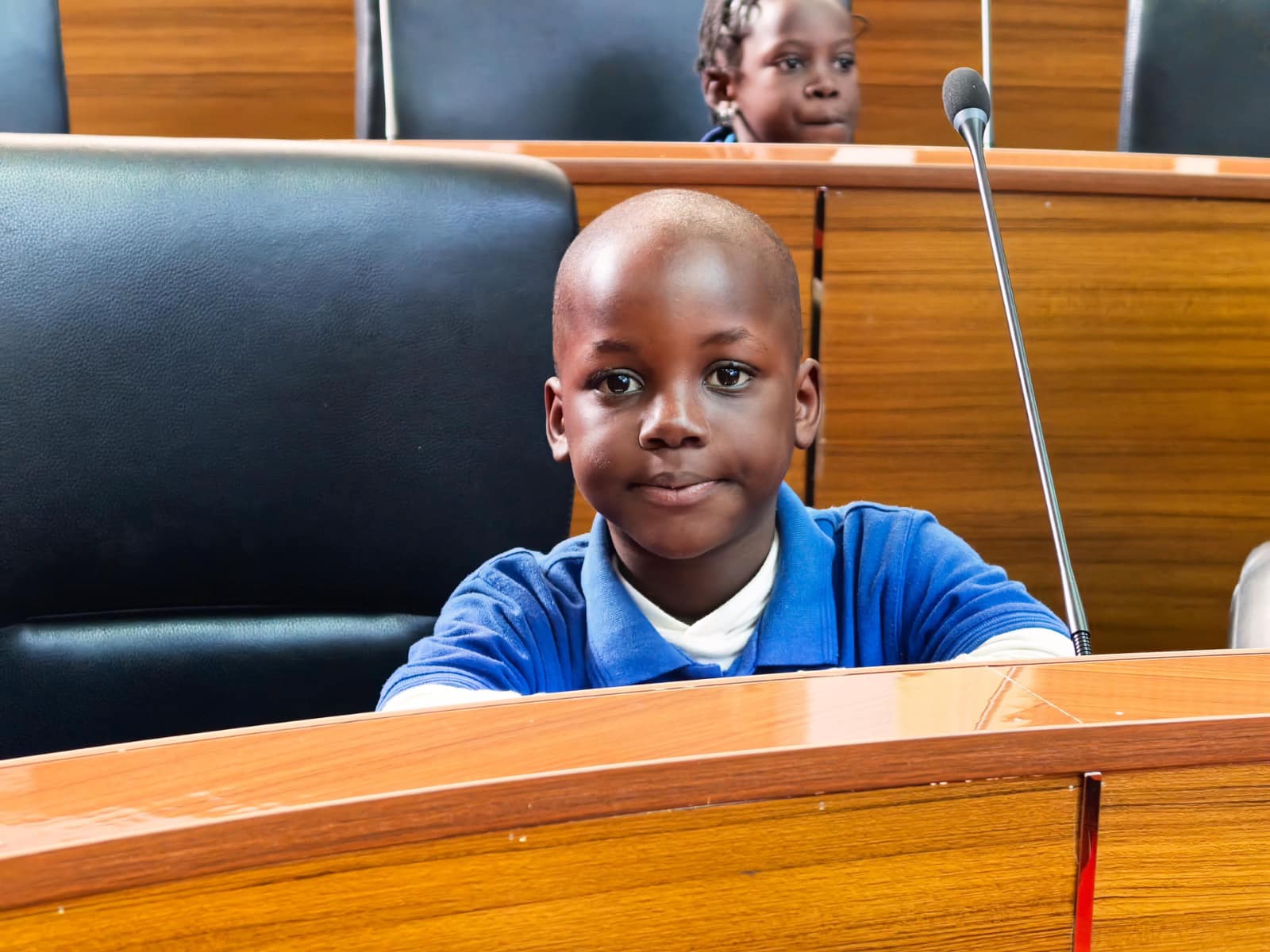 Quand les élèves de Mbao jouent aux députés : Une visite marquante à l’Assemblée nationale Quand les élèves de Mbao jouent aux députés : Une visite marquante à l’Assemblée nationale