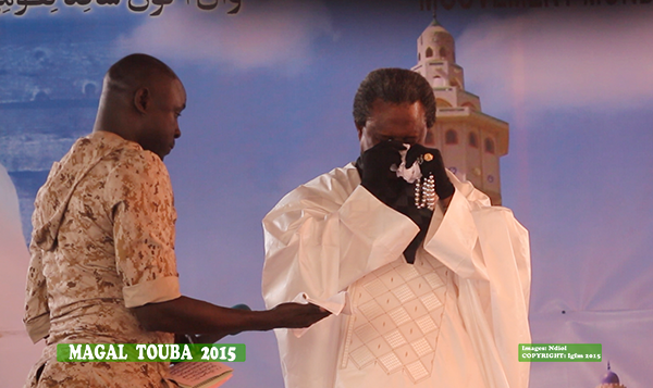 Vidéo réponse aux commentaires sur leral - Serigne Modou Kara a ses talibés toubabs: « Je veux une voiture blindée qui »