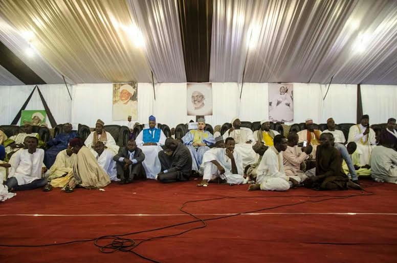 vidéo: gamou annuel dédié à Cheikh Ibrahima Niass: La Fayda pour la paix dans le monde