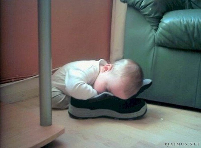 31 photos d'enfants capables de dormir n'importe quand, n'importe où : le 17 est trop drôle !