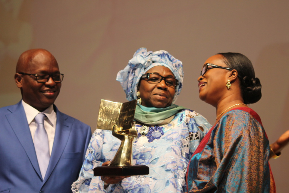 Maimouna Kane Touré entourée des parents de la promotrice de la Grande rentrée citoyenne