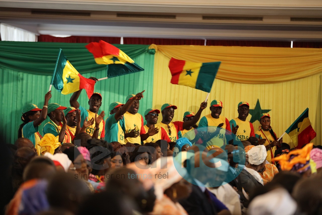 Le Président Macky Sall  reçoit (une seconde fois) les Lionnes du Basket, victorieuses de l'Afrobasket 2015