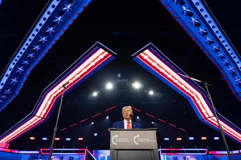 Quand Donald Trump renie l’héritage des Lumières et fissure l’Occident