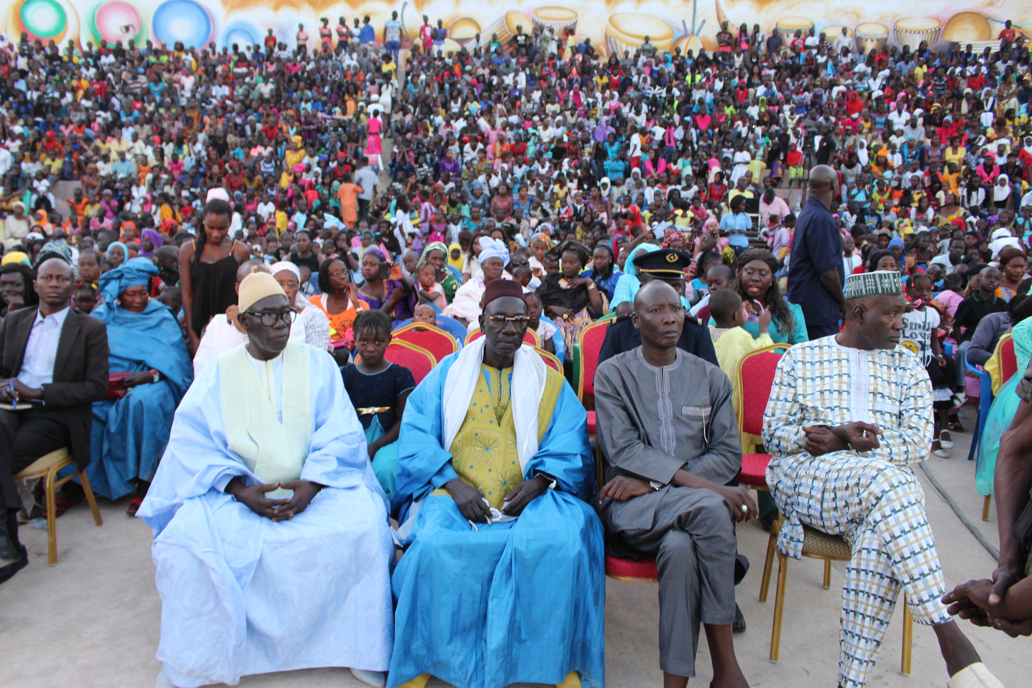 Kaolack: Yaye Fatou Diagne Mboup donne le sourire à 2500 enfants (Images)