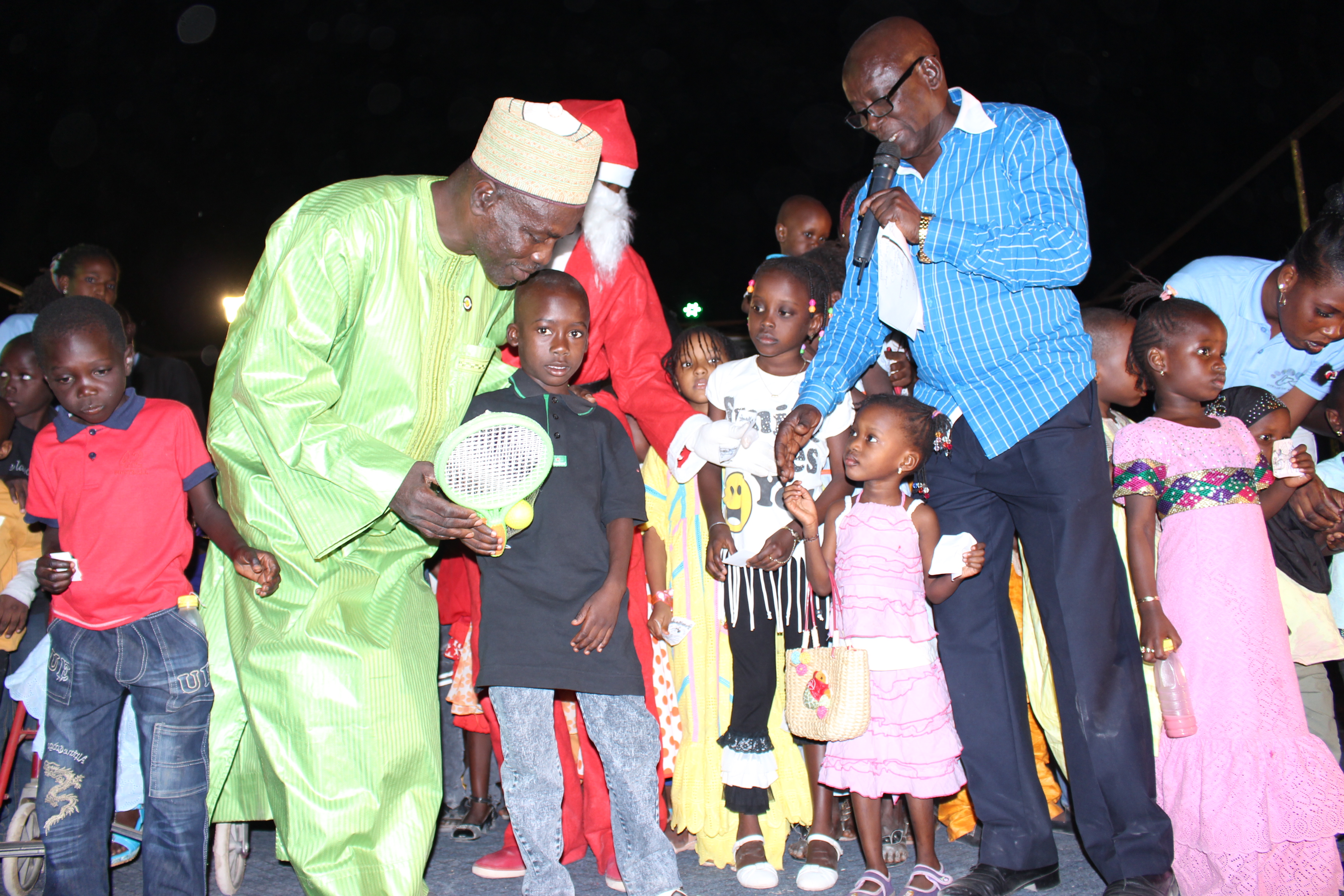 Kaolack: Yaye Fatou Diagne Mboup donne le sourire à 2500 enfants (Images)