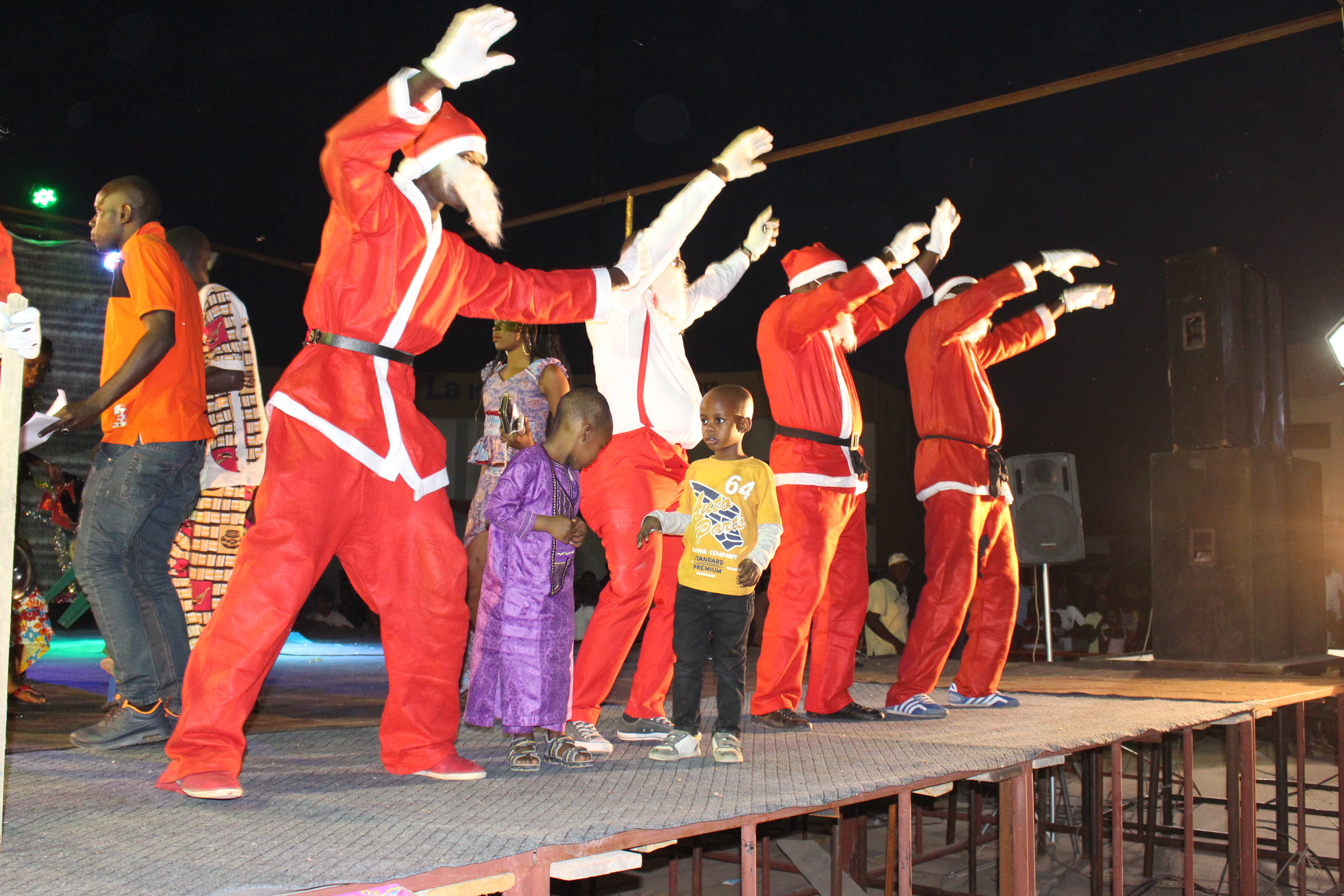 Kaolack: Yaye Fatou Diagne Mboup donne le sourire à 2500 enfants (Images)