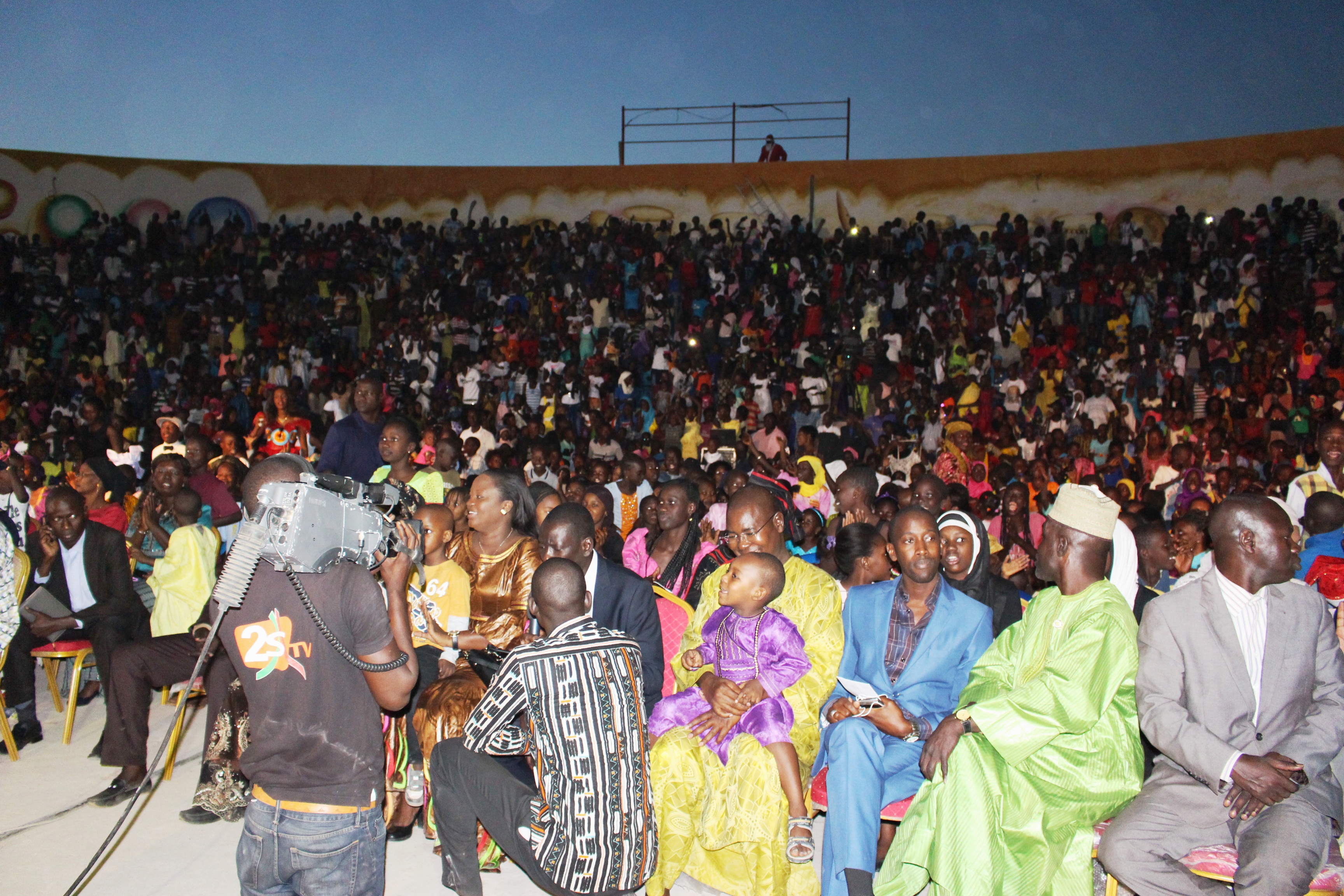 Kaolack: Yaye Fatou Diagne Mboup donne le sourire à 2500 enfants (Images)