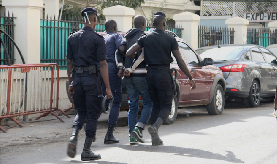 Fin de cavale à Diouloulou : Un fugitif recherché par Interpol Gambie, arrêté et remis aux autorités