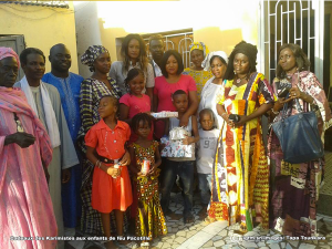 Visite des karimistes à la famille de Pacotille: Les enfants du défunt rappeur comblés de cadeaux