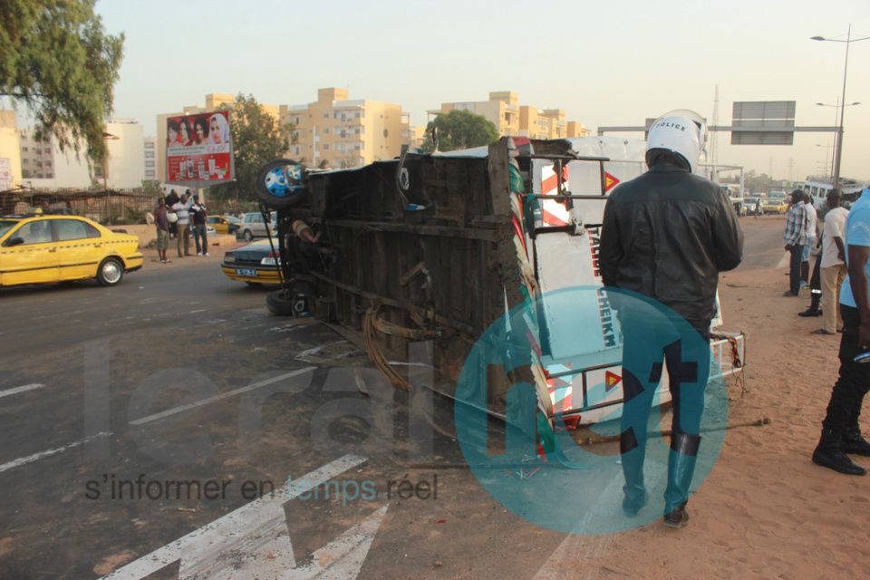 Accidents graves sur l'autoroute: L'indiscipline de deux chauffeurs de car "Ndiaga Ndiaye" fait de nombreux blessés