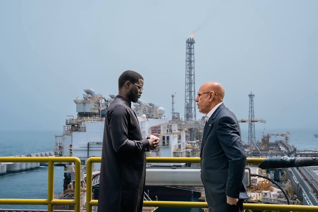Photos / Saint-Louis : Le Président Bassirou Diomaye Diakhare Faye et son homologue de la Mauritanie, en visite sur la plateforme gazière GTA