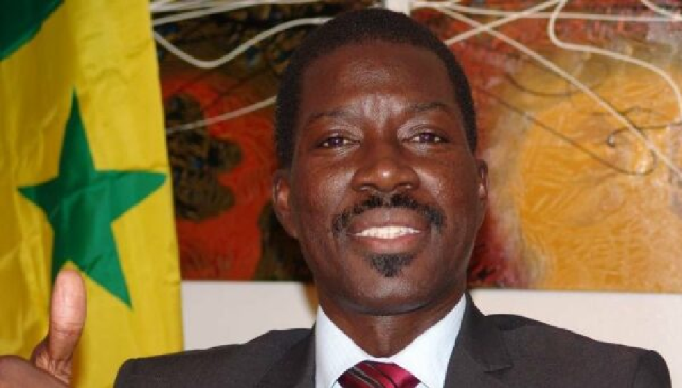 Fête des Mères : L'ex Maire de Thiès, Talla Sylla rend hommage a sa maman et à toutes les mères.
