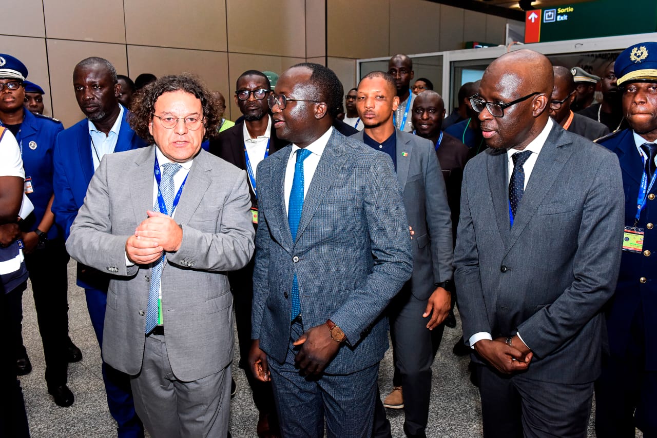 VISITE DE LA PLATEFORME AÉROPORTUAIRE: Le Ministre Yankoba Diémé mise sur l’expérience passager