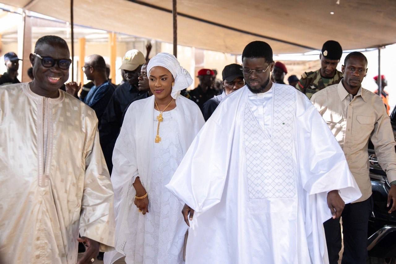 Grand Magal 2025 : Le Président Diomaye Faye reçu par le Khalife général, prières et bénédictions sur les projets