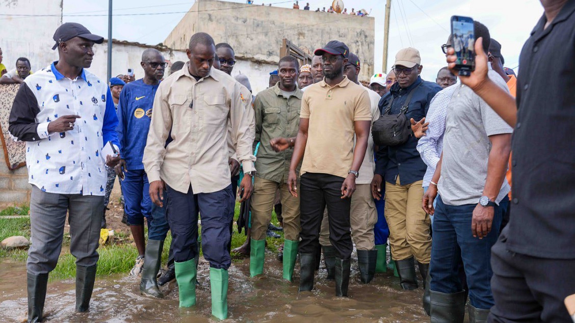 Inondations : au chevet des populations de Thiaroye et des Parcelles,  le Chef de l’État promet des solutions durables