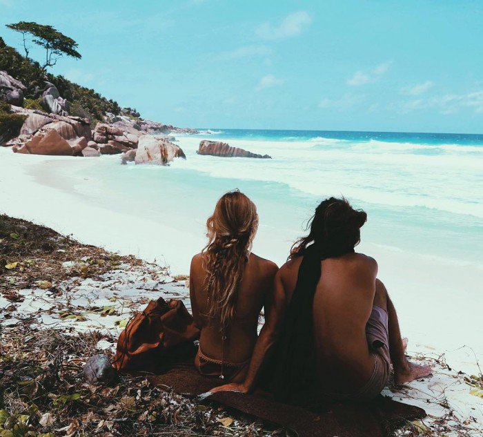 Partir faire le tour du monde en amoureux, vous en avez rêvé ? Ils l'ont fait pendant plus d'un an, et les photos qu'ils en ramènent sont incroyables !