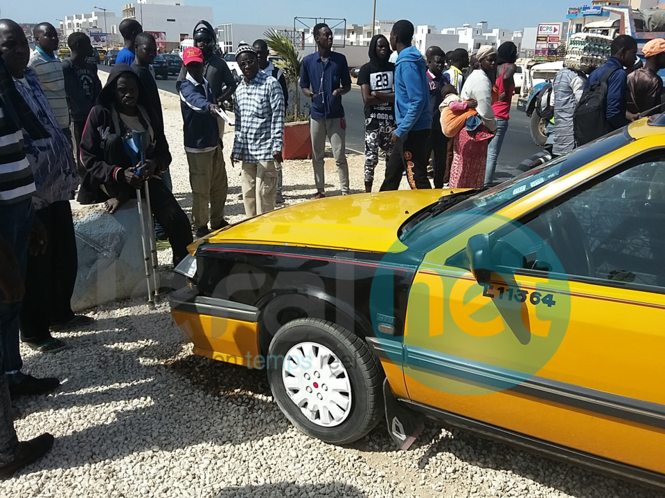 Photos - Spectaculaire accident sur la Vdn : Une jeune femme propulsée dans les airs par un taxi