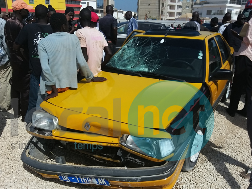 Photos - Spectaculaire accident sur la Vdn : Une jeune femme propulsée dans les airs par un taxi