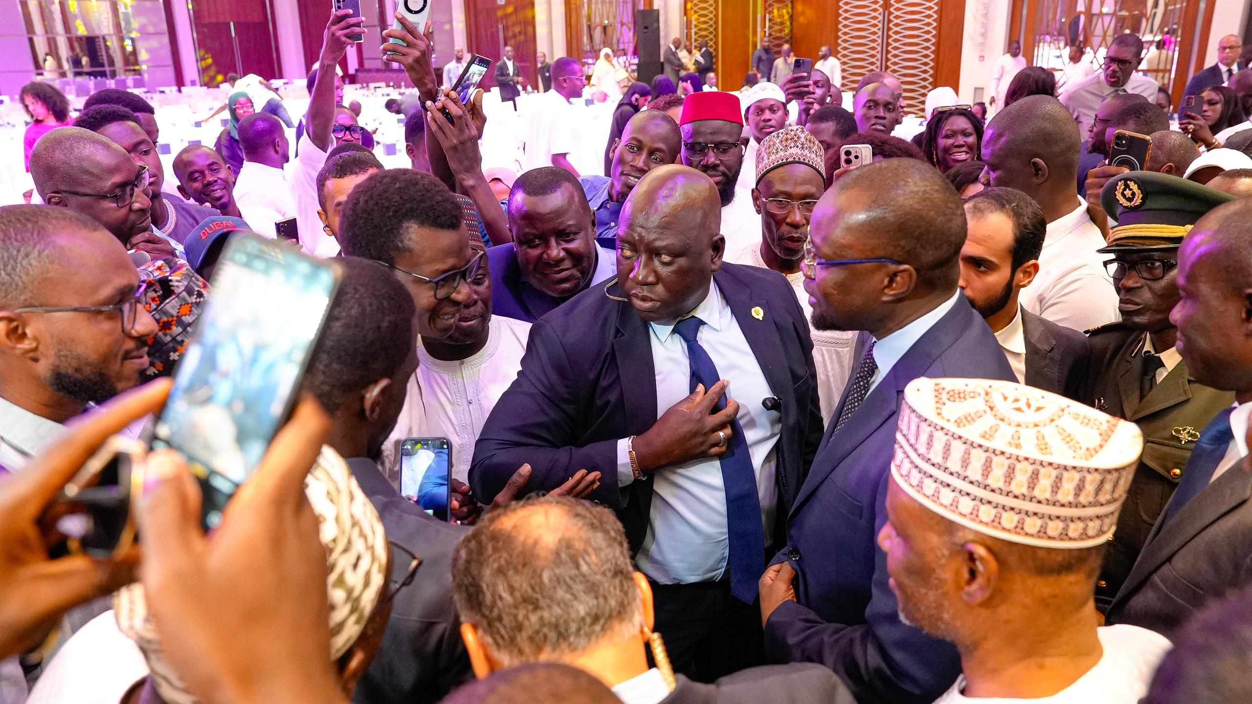 Photos/ Emirats Arabes Unis:  Ousmane SONKO, Premier ministre a rencontré la communauté sénégalaise, ce jeudi