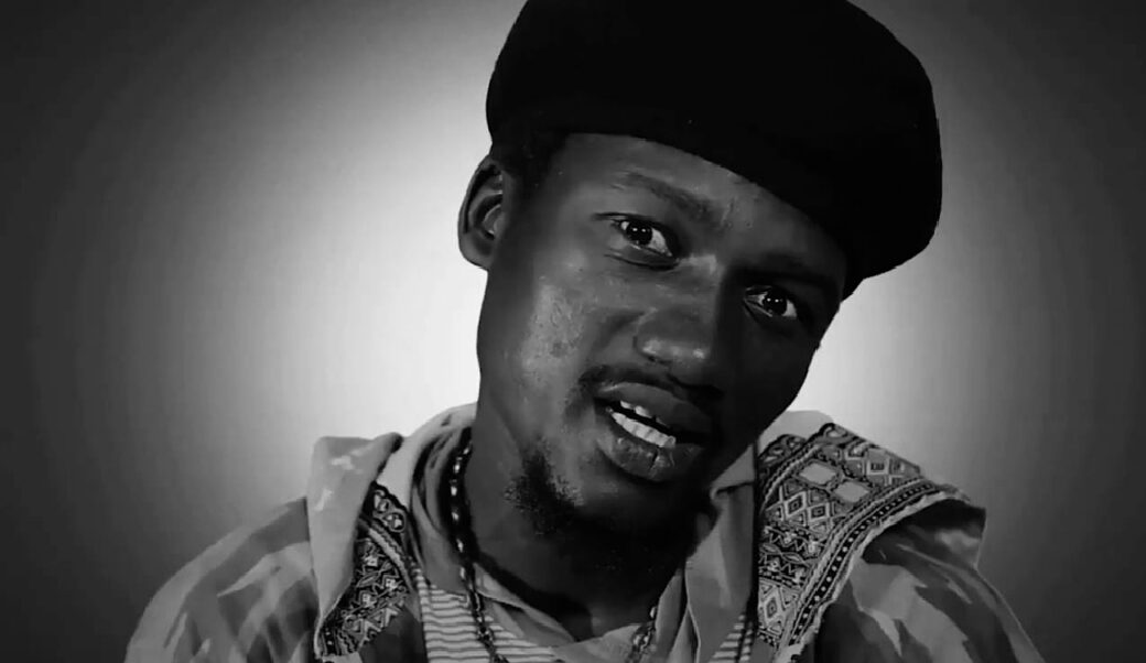 Deuil et prison : après une parenthèse de liberté pour enterrer sa mère, le rappeur Doff Ndèye retourne à la MAC de Kaolack