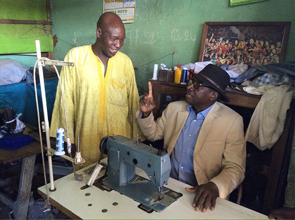 Arrêt sur image: Me Sidiki Kaba bat campagne dans un atelier de couture à Tambacounda