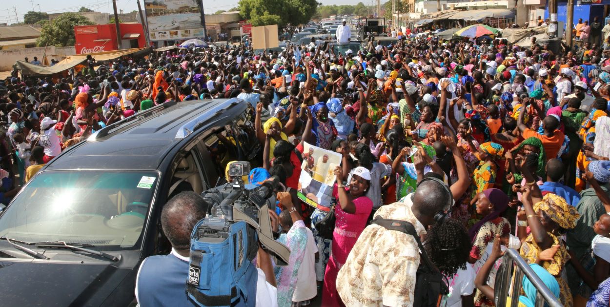 Photos- Macky Sall à Mbour et Thiadiaye