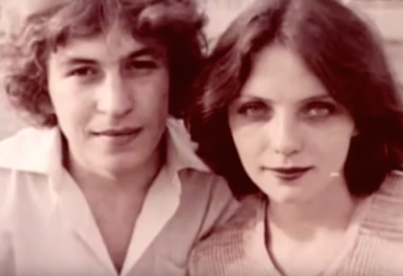 3 jours après sa lune de miel, ses parents creusent sa tombe. Ils ont dû garder le secret pendant 30 ans.