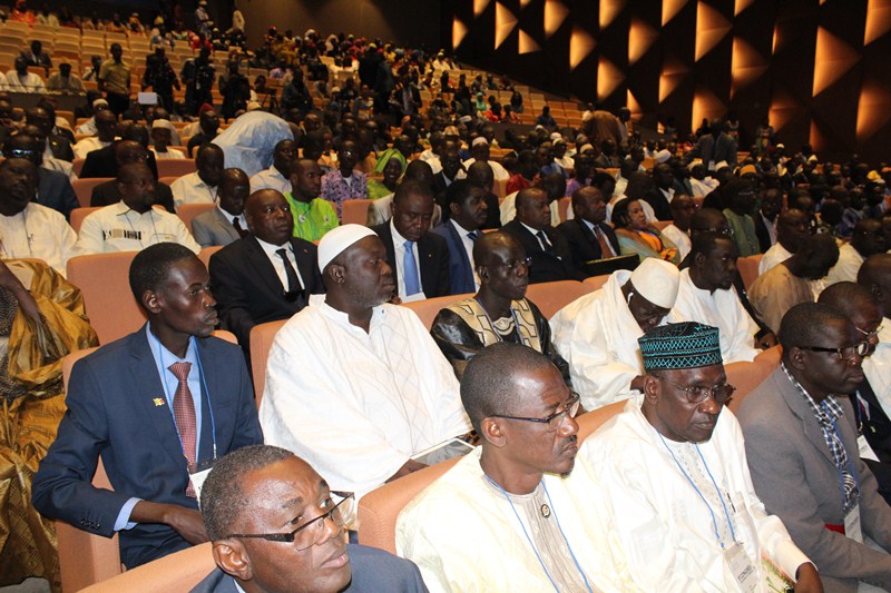 1er Congrès des maires : Mahammad Boun Abdallah Dionne invite les collectivités locales à nouer une collaboration soutenue avec l’Etat
