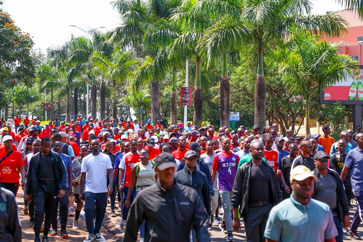 Randonnée pédestre à Kigali : Bassirou Diomaye Faye marche aux côtés de Paul Kagame pour la “Car Free Day”