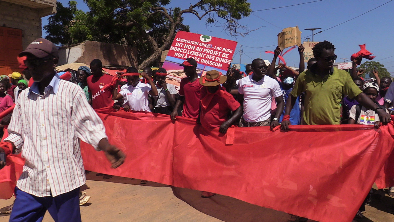 « Papis Diop dégage ! », « Non au projet Casa Orascom ! » : Mobilisation populaire à Niague