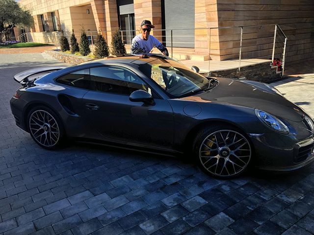 "Cristiano Ronaldo vend ses deux maisons à Madrid" : CR7 sur le départ ?
