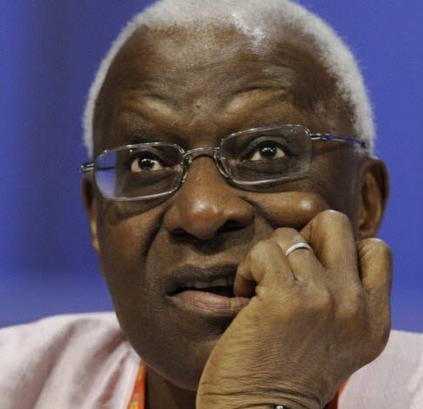 France : Lamine Diack ne bougera pas de Paris tant que son fils, Massata ne se rend pas