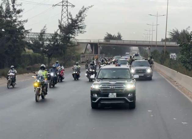 Photos : Les premières images du depart de Ousmane SONKO du petit palais vers le stade Leopold Sedar SENGHOR