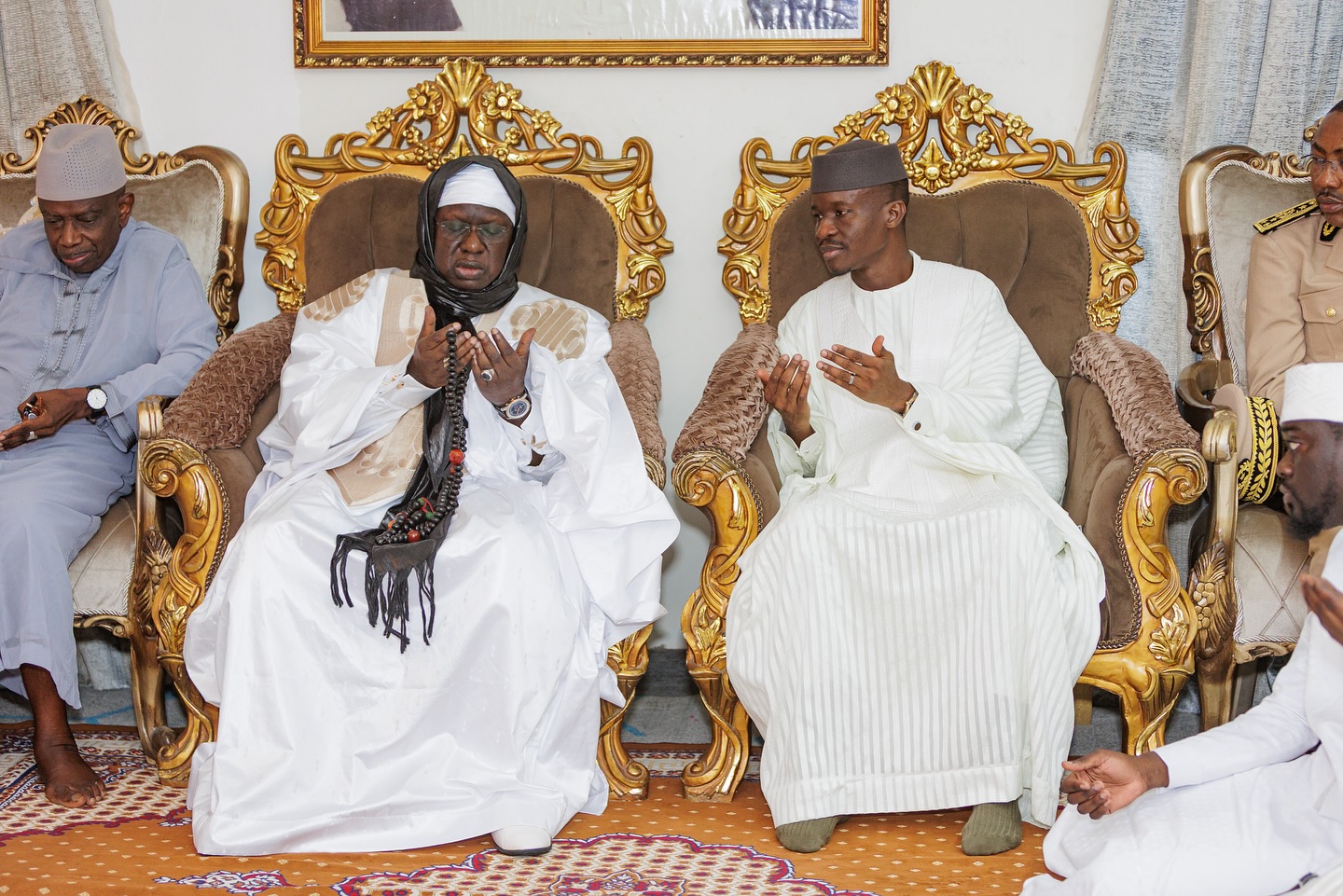 Le Ministre de l’Intérieur reçu à Yoff Layène : prières et recommandations pour un Sénégal uni