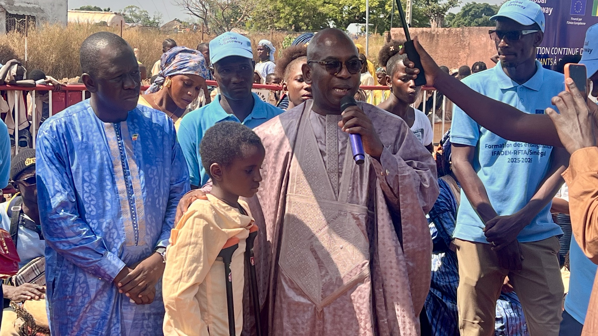 Moustapha  Guirassy promet un accompagnement complet au jeune élève amputé mais premier de sa classe à Kédougou