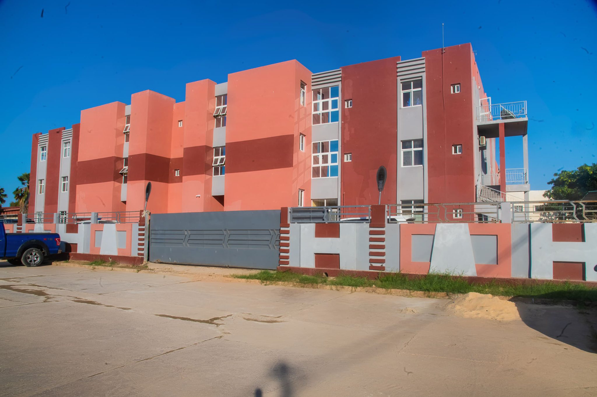 Pikine : le Ministre Ibrahima Sy évalue le nouveau Pôle Mère-Enfant de l’Hôpital national