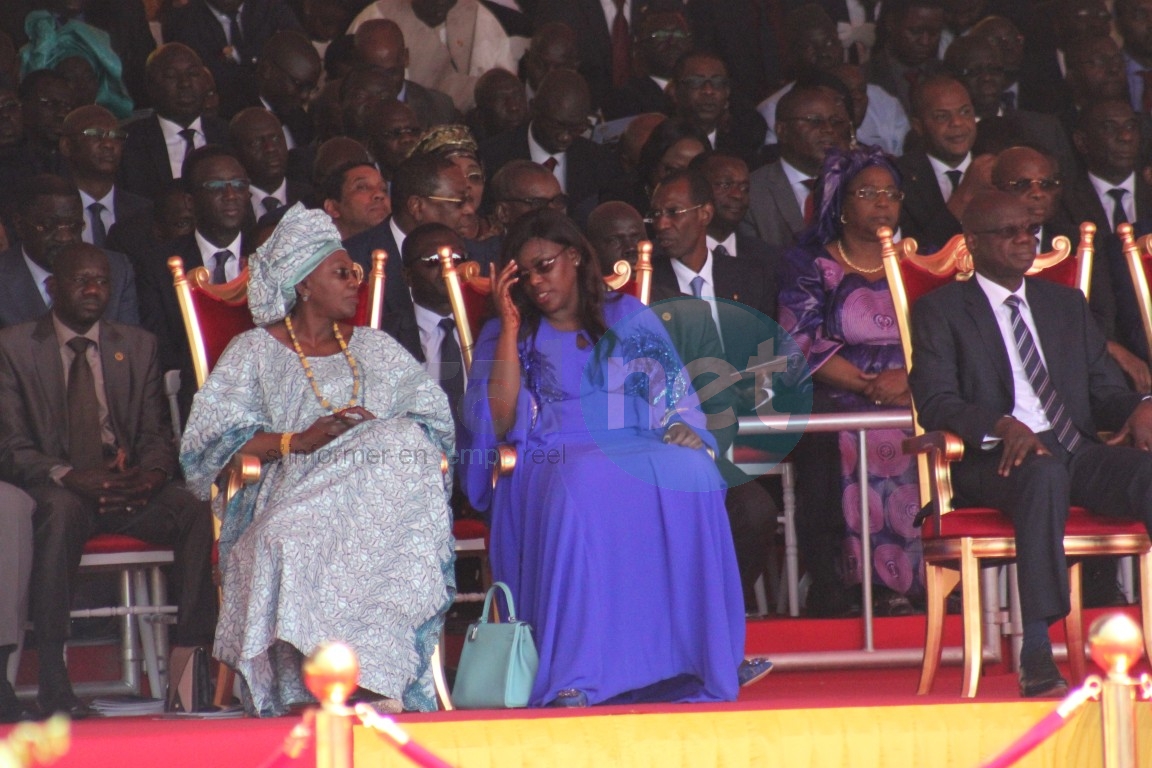 Photos-Marième Faye Sall et Aminata Tall très complices au défilé du 4 avril