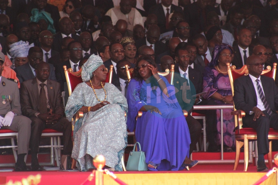 Photos-Marième Faye Sall et Aminata Tall très complices au défilé du 4 avril