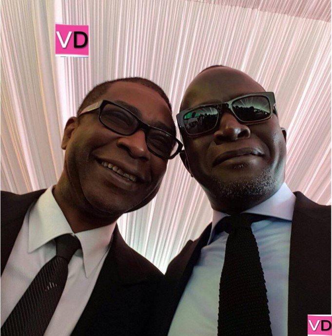 Youssou Ndour en toute complicité avec le ministre Yakham Mbaye