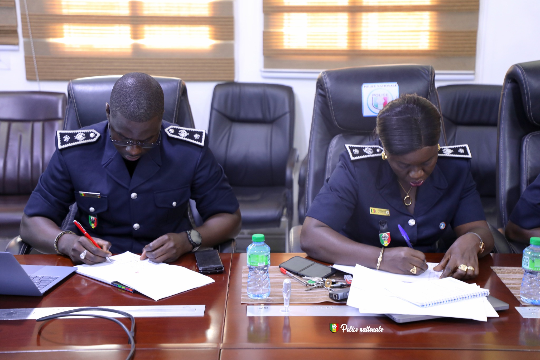 Photos : L’Inspecteur Général de Police Mame Seydou NDOUR, DG de la Police nationale a reçu en audience, Son Excellence M. LI ZHIGANG, Ambassadeur de la République populaire de Chine, ce mercredi