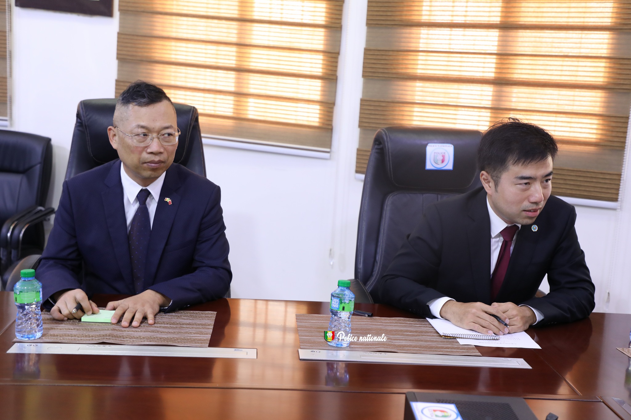 Photos : L’Inspecteur Général de Police Mame Seydou NDOUR, DG de la Police nationale a reçu en audience, Son Excellence M. LI ZHIGANG, Ambassadeur de la République populaire de Chine, ce mercredi