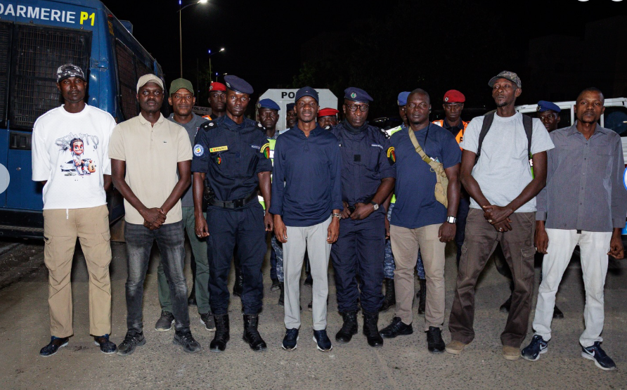 Photos : Ministre de l’Intérieur et de la Sécurité publique, présent à une opération de sécurisation combinée Police- Gendarmerie à Dakar, ce week-end