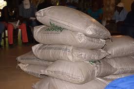 Escroquerie : Le vendeur de sucre livrait des sacs de sables à ses clients
