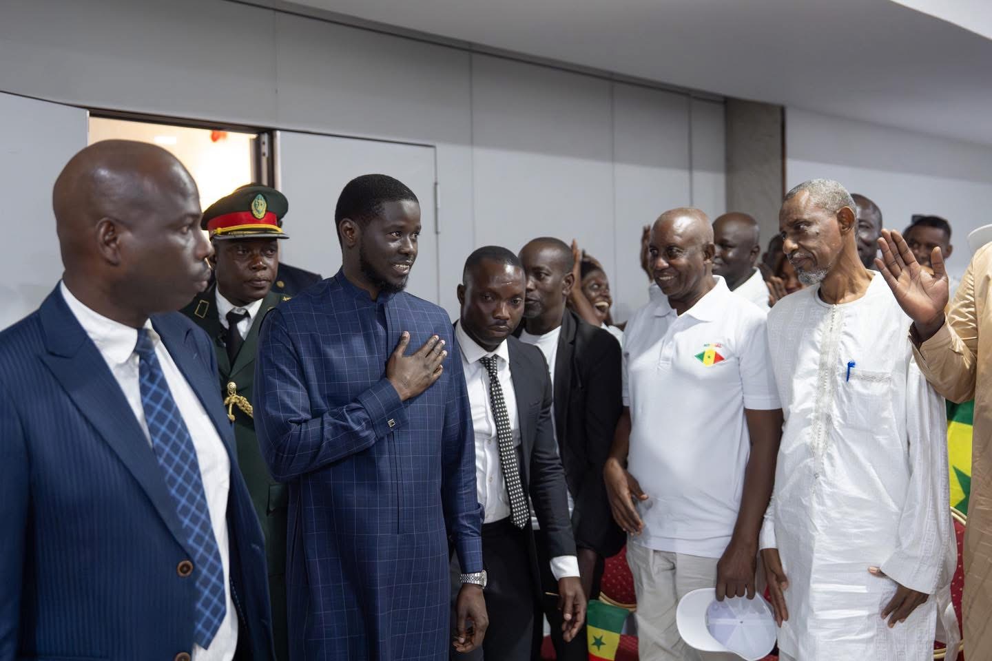 7e sommet de l’UE-UA: Le Président Diomaye Faye rencontre la communauté sénégalaise d’Angola