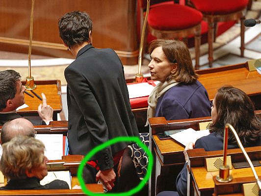 Accident de culotte à l'Assemblée... Najat Vallaud-Belkacem a eu chaud (photos)