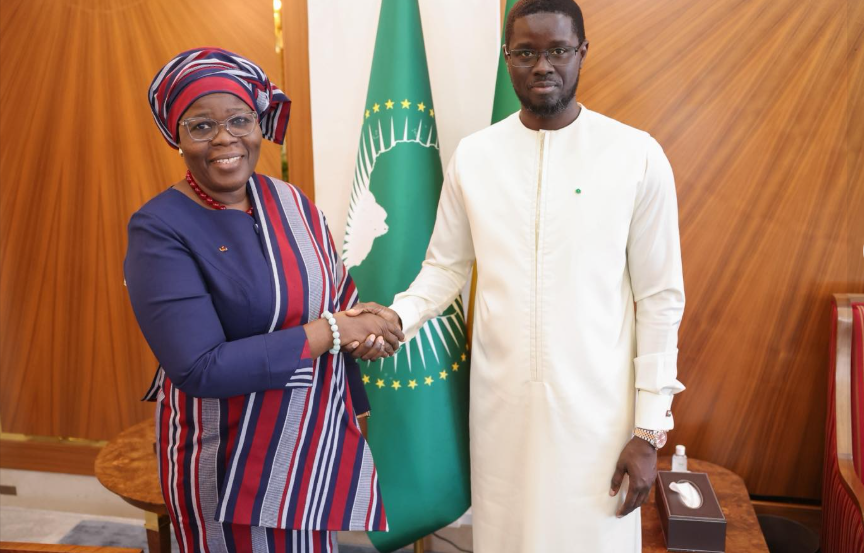 Photos : Le président de la République a reçu en audience Mme Mariam YERIMA, Vice-Présidente et Grande Chancelière des Ordres nationaux du Bénin, ce jeudi