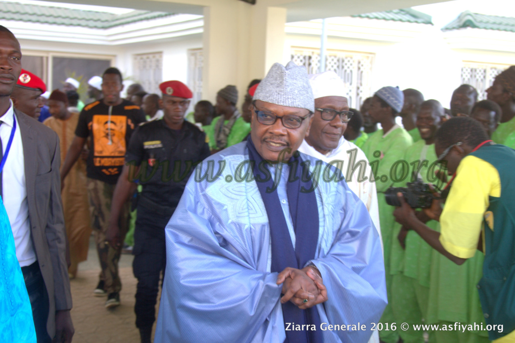 Photos- Ziarre Générale 2016 à Tivaouane- L'arrivée des officiels à la résidence des hôtes  