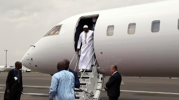 Adama Barrow à Dakar, pour la commémoration du massacre Thiaroye / Simple coïncidence avec l’arrestation de Sanna Manjang ? 