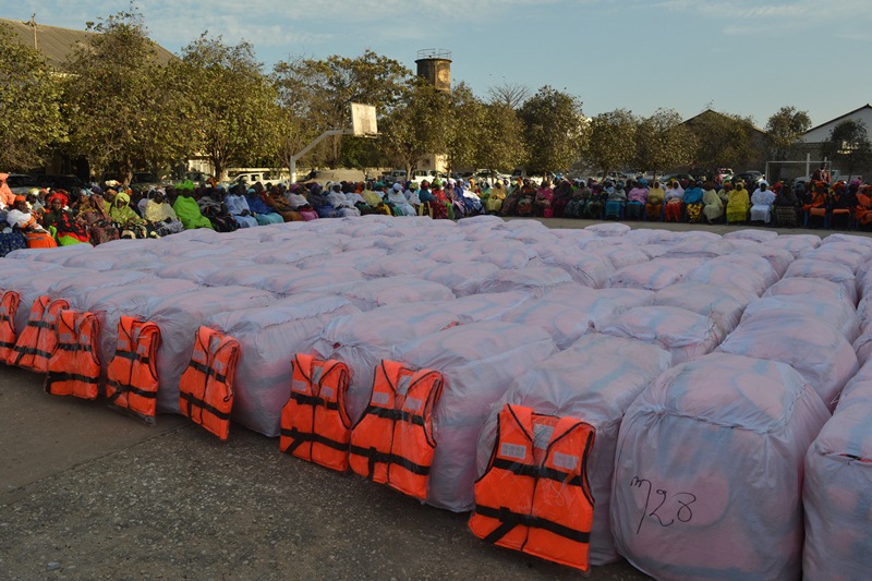 La cérémonie de réception de 20 000 gilets de sauvetage en images